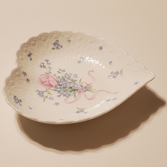 Mikasa Always & Forever Heart Dish - Picture 7 of 11